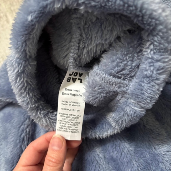 Sweater - Picture 2 of 5